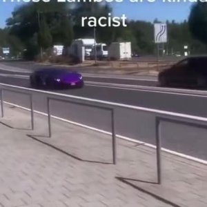 Schomma en rassistischen Lamborghini gesehen, oder gehört?
