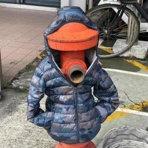 Kommt sich wohl cool vor, der kleine Pisser?