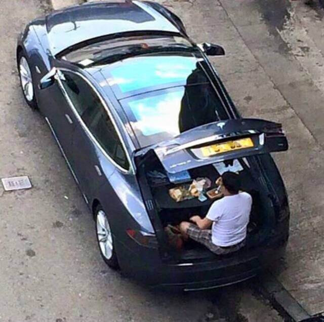 Ich oder das Auto!