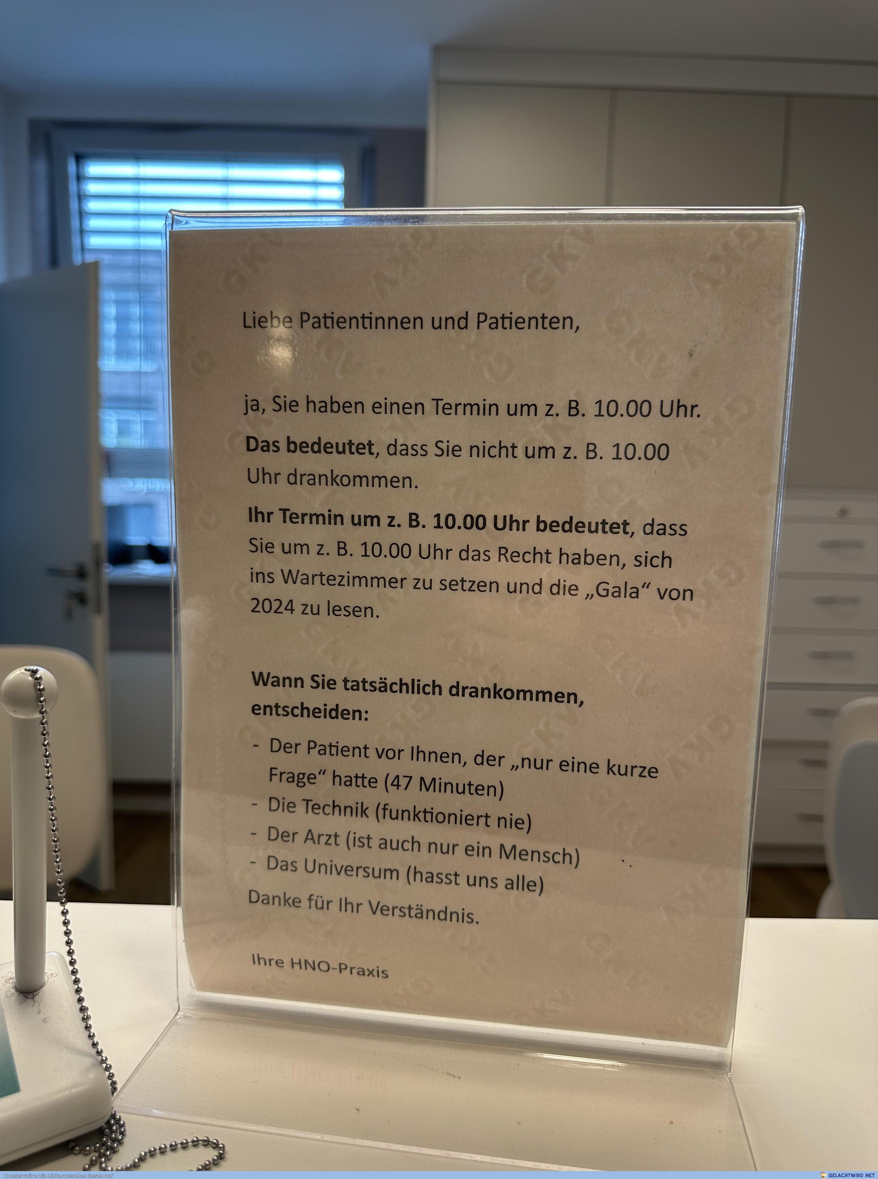 Laminiert an der Rezeption